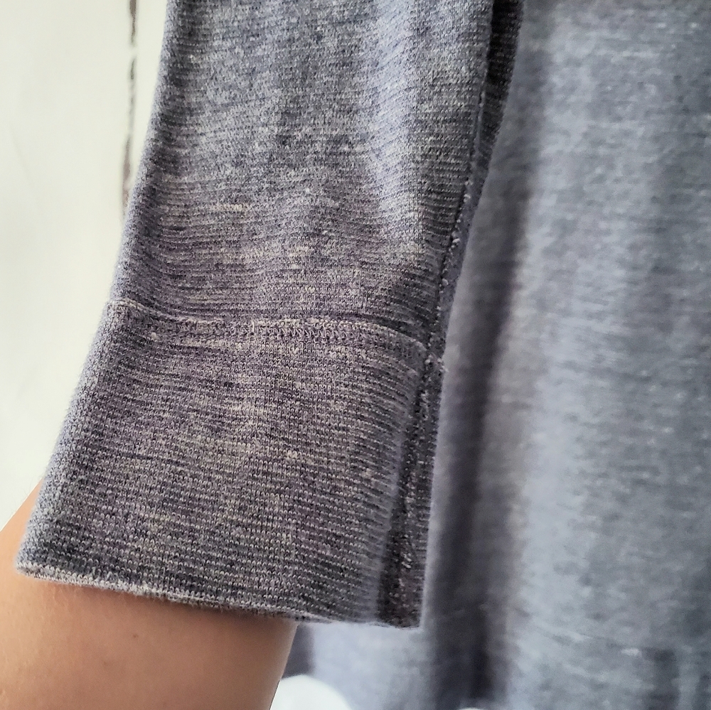 *SOLD* J. Crew Bluish Grey Knit Crew Neck Shirt L - Picture 4 of 11